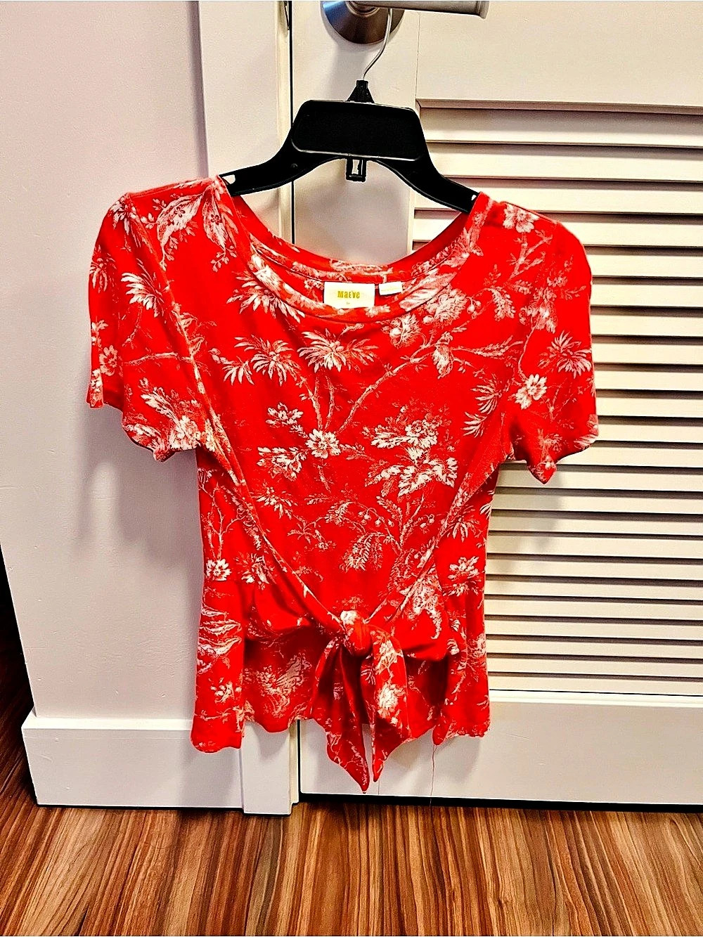 Maeve by Anthropologie Floral Tie-Front Top in Red & White Size Small